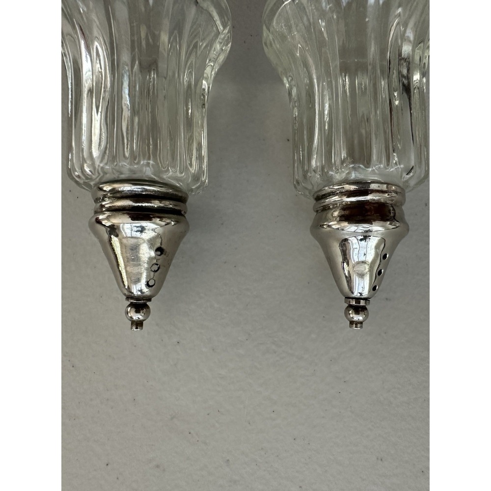 Vintage/Retro Mini Clear Ribbed Glass Salt & Pepper Shakers Silver Metal Lids - Picture 2 of 5